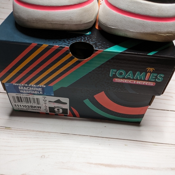 Sketchers Foamies GoWalk Clog - Picture 8 of 8